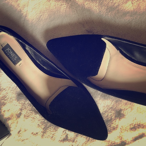 Jones New York Shoes - Jones New York Fairly Velvet black point toe flats